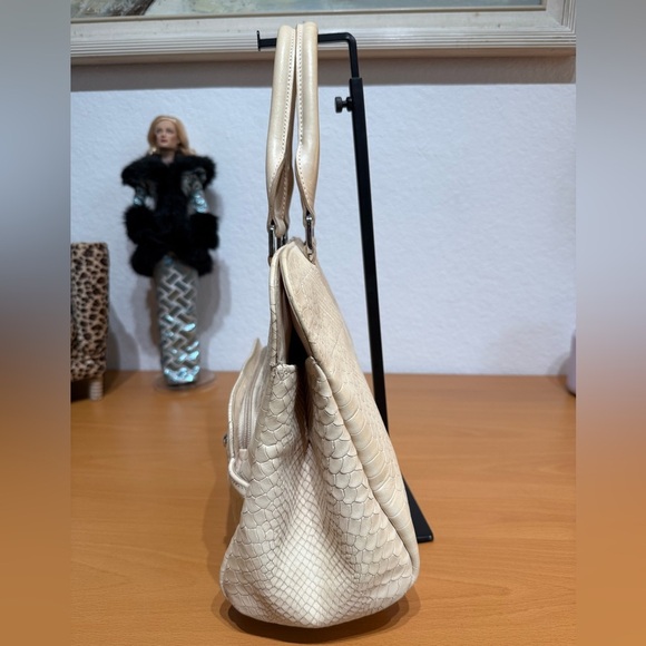 Longchamp Phyton Cream Textured Leather Satchel with Metal Accents - Picture 2 of 14